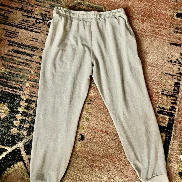 VUORI pale heather grey Performance Jogger
DreamKnit™ Joggers
NEW no tags XS - Picture 9 of 9